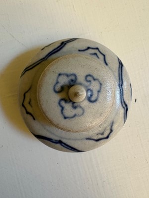 Lot 65 - A collection of Chinese porcelain