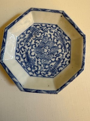 Lot 65 - A collection of Chinese porcelain