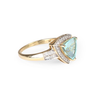 Lot 85 - An 18ct gold tourmaline and diamond ring