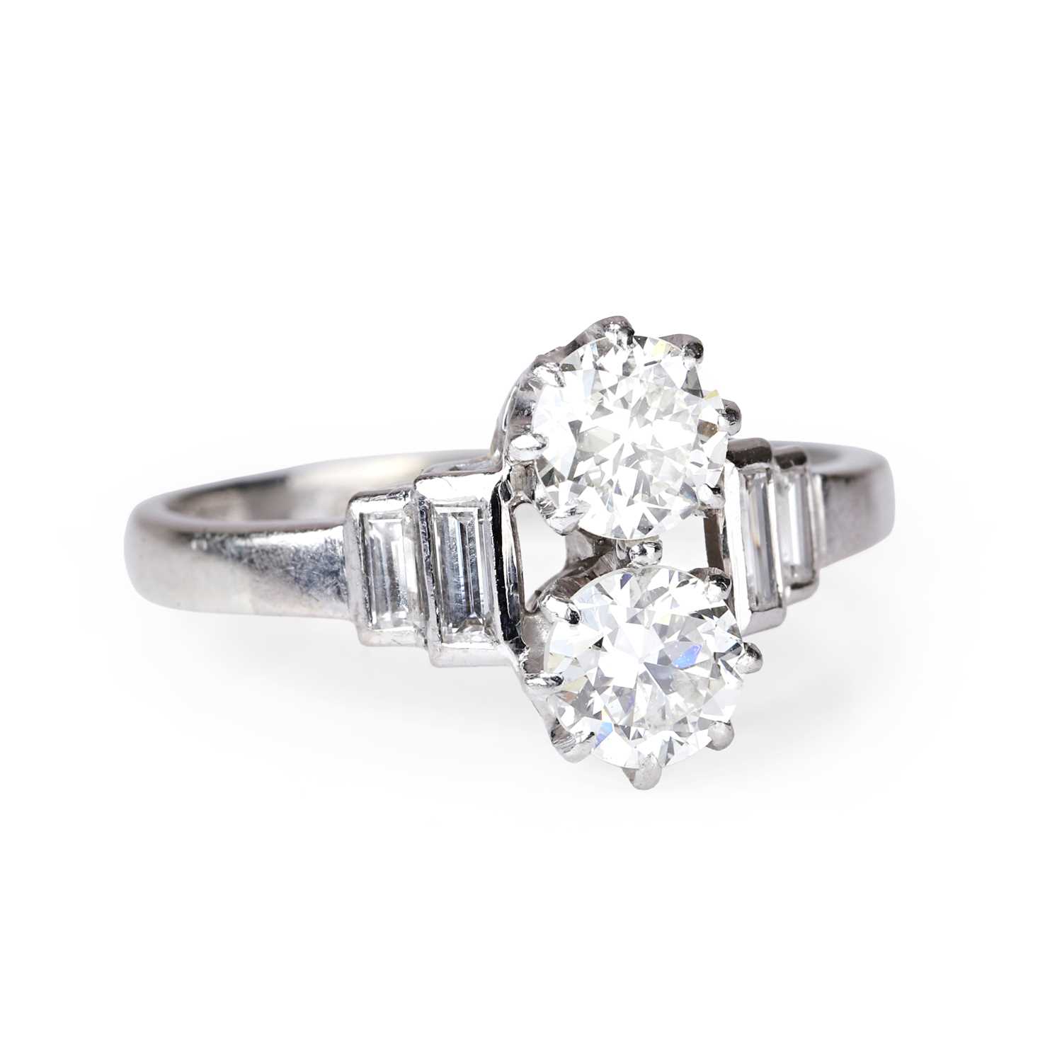 Lot 28 - A diamond two stone ring