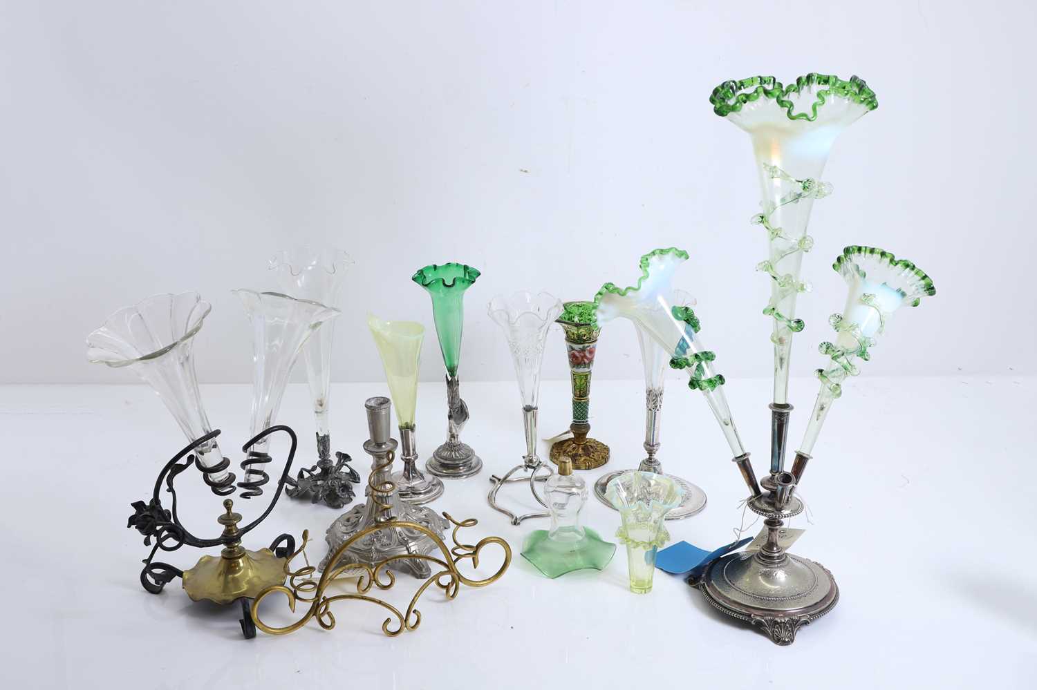 Lot 164 - A collection of epergnes