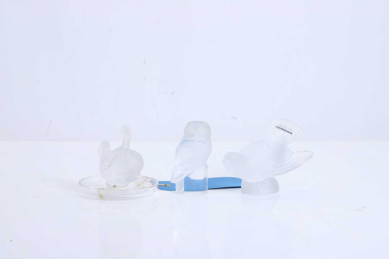 Lot 161 - A Lalique satin glass bird