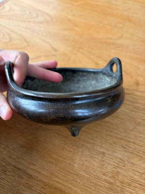 Lot 88 - A Chinese bronze censer