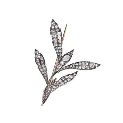 Lot 3 - An antique diamond leaf pin