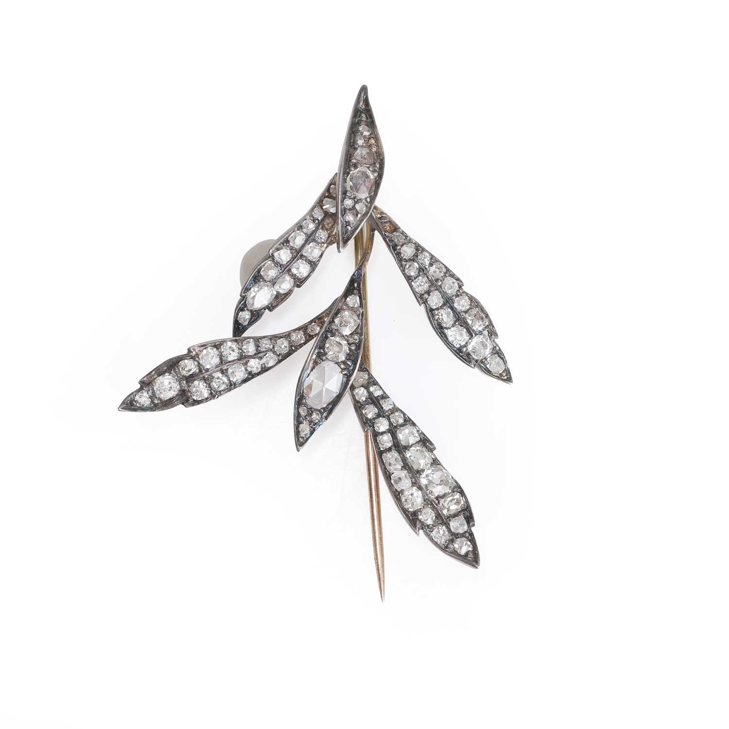Lot 3 - An antique diamond leaf pin