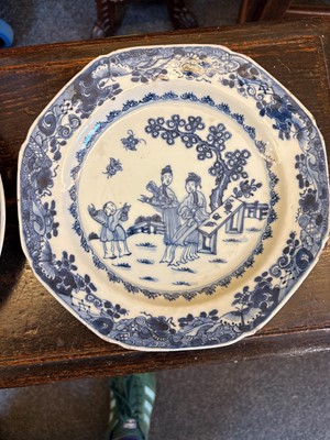 Lot 51 - A collection of Chinese export blue and white porcelain items