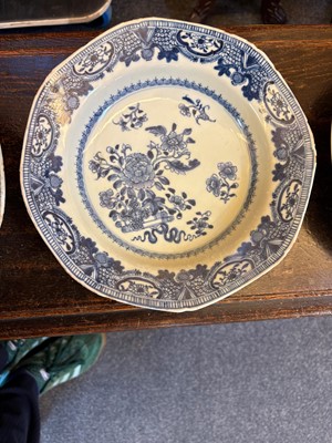 Lot 51 - A collection of Chinese export blue and white porcelain items