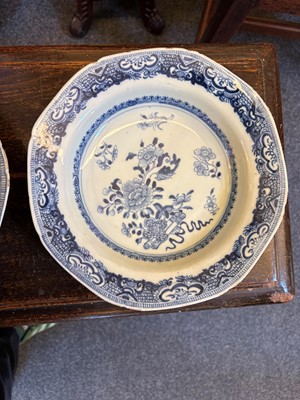 Lot 51 - A collection of Chinese export blue and white porcelain items
