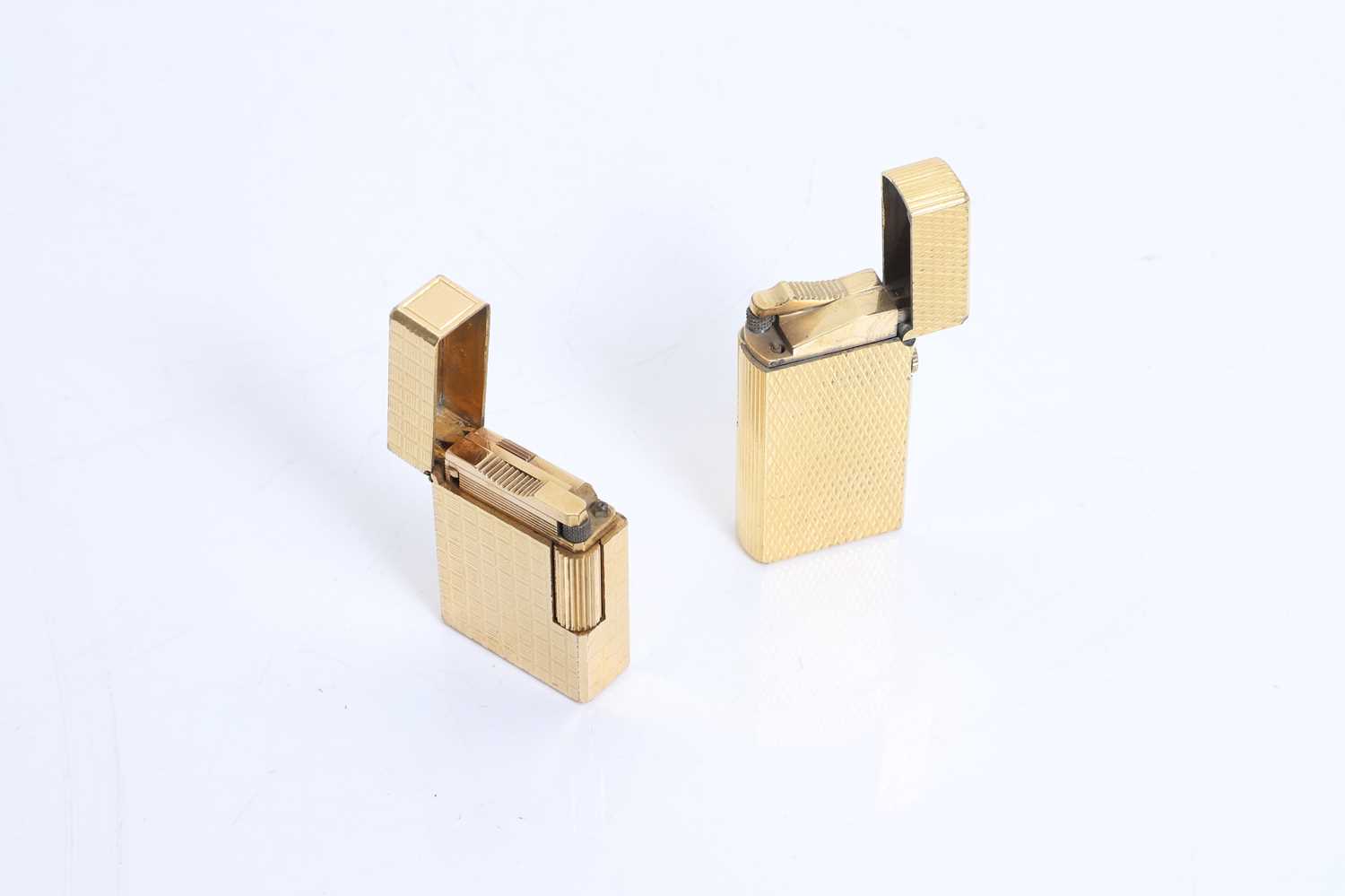 Lot 305 - A Dunhill lighter