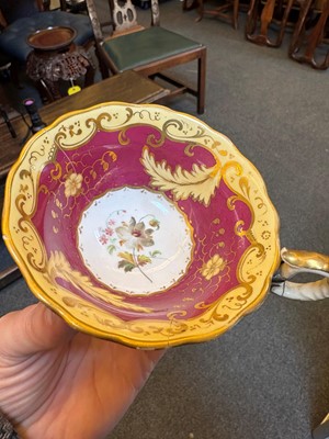 Lot 107 - A collection of Continental porcelain