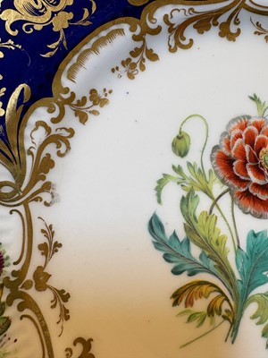 Lot 107 - A collection of Continental porcelain