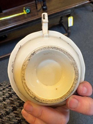 Lot 107 - A collection of Continental porcelain