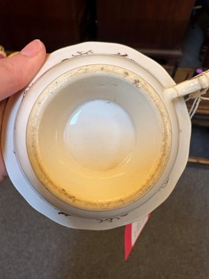 Lot 107 - A collection of Continental porcelain