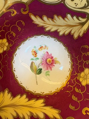 Lot 107 - A collection of Continental porcelain