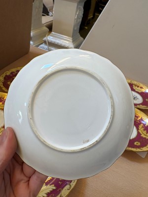Lot 107 - A collection of Continental porcelain
