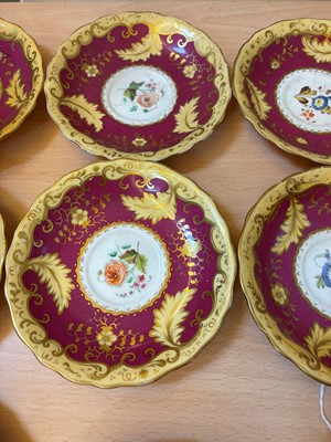 Lot 107 - A collection of Continental porcelain