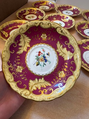Lot 107 - A collection of Continental porcelain