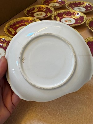 Lot 107 - A collection of Continental porcelain