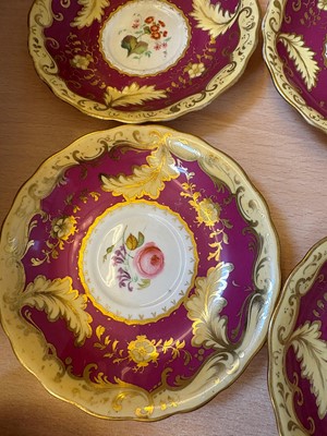 Lot 107 - A collection of Continental porcelain
