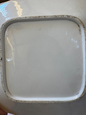 Lot 107 - A collection of Continental porcelain