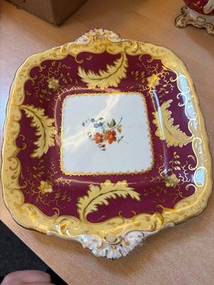 Lot 107 - A collection of Continental porcelain