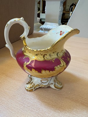Lot 107 - A collection of Continental porcelain