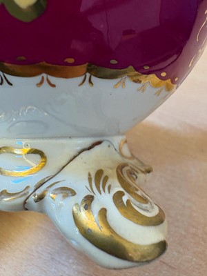 Lot 107 - A collection of Continental porcelain