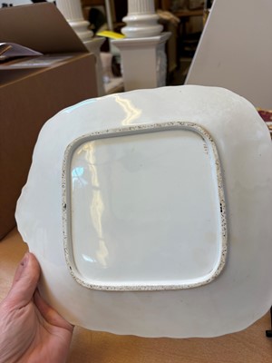 Lot 107 - A collection of Continental porcelain