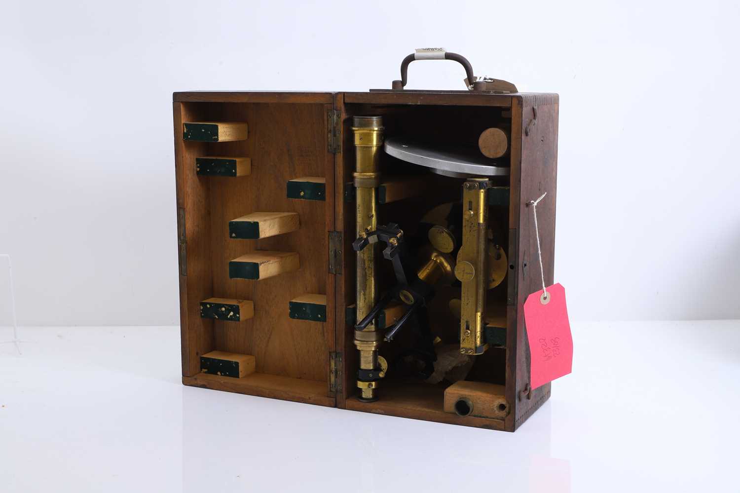 Lot 322 - A WWI brass surveyors level