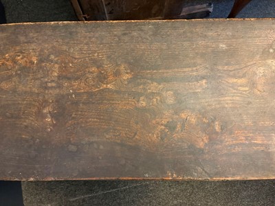 Lot 511 - An elm boarded chest