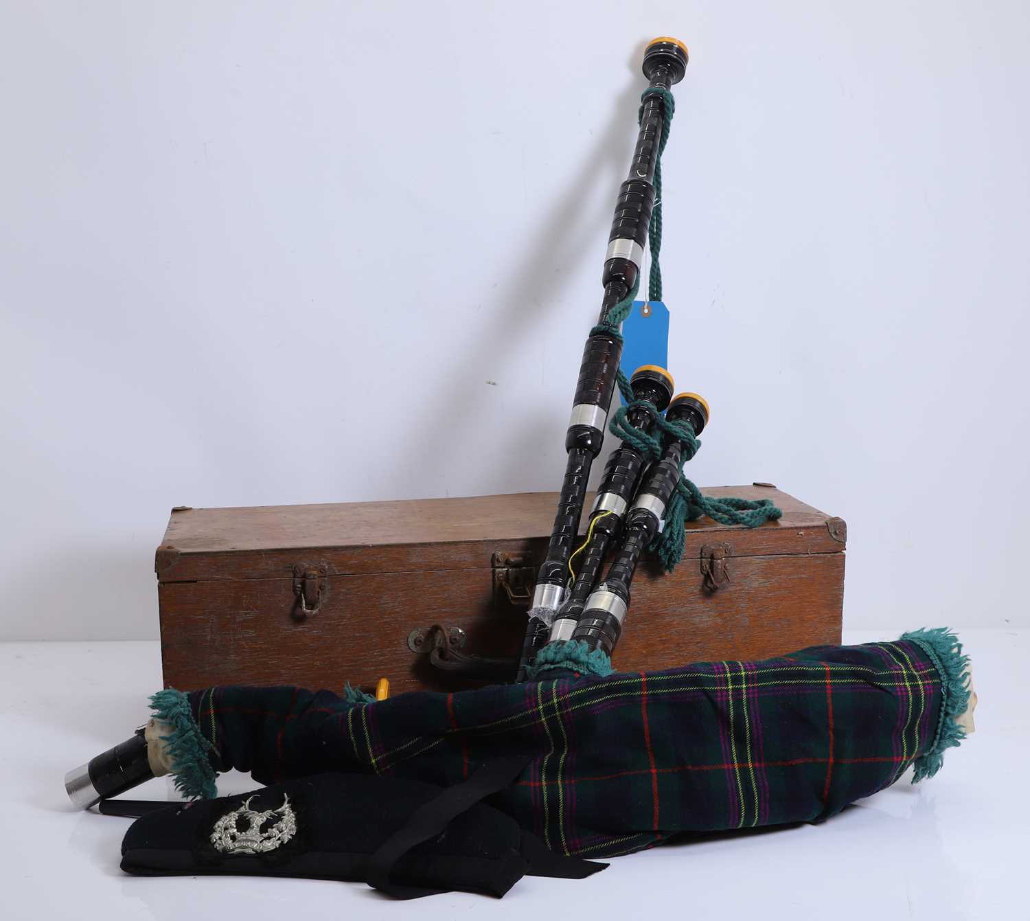 Lot 351 - A set of bagpipes
