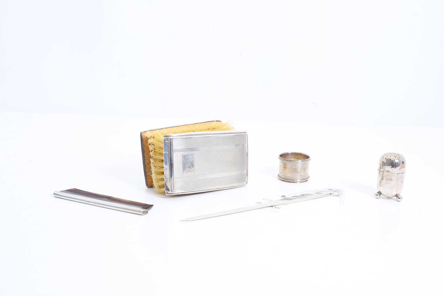Lot 4 - A collection of silver