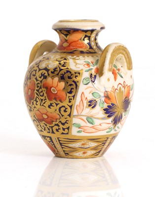 Lot 117 - A Crown Derby urn