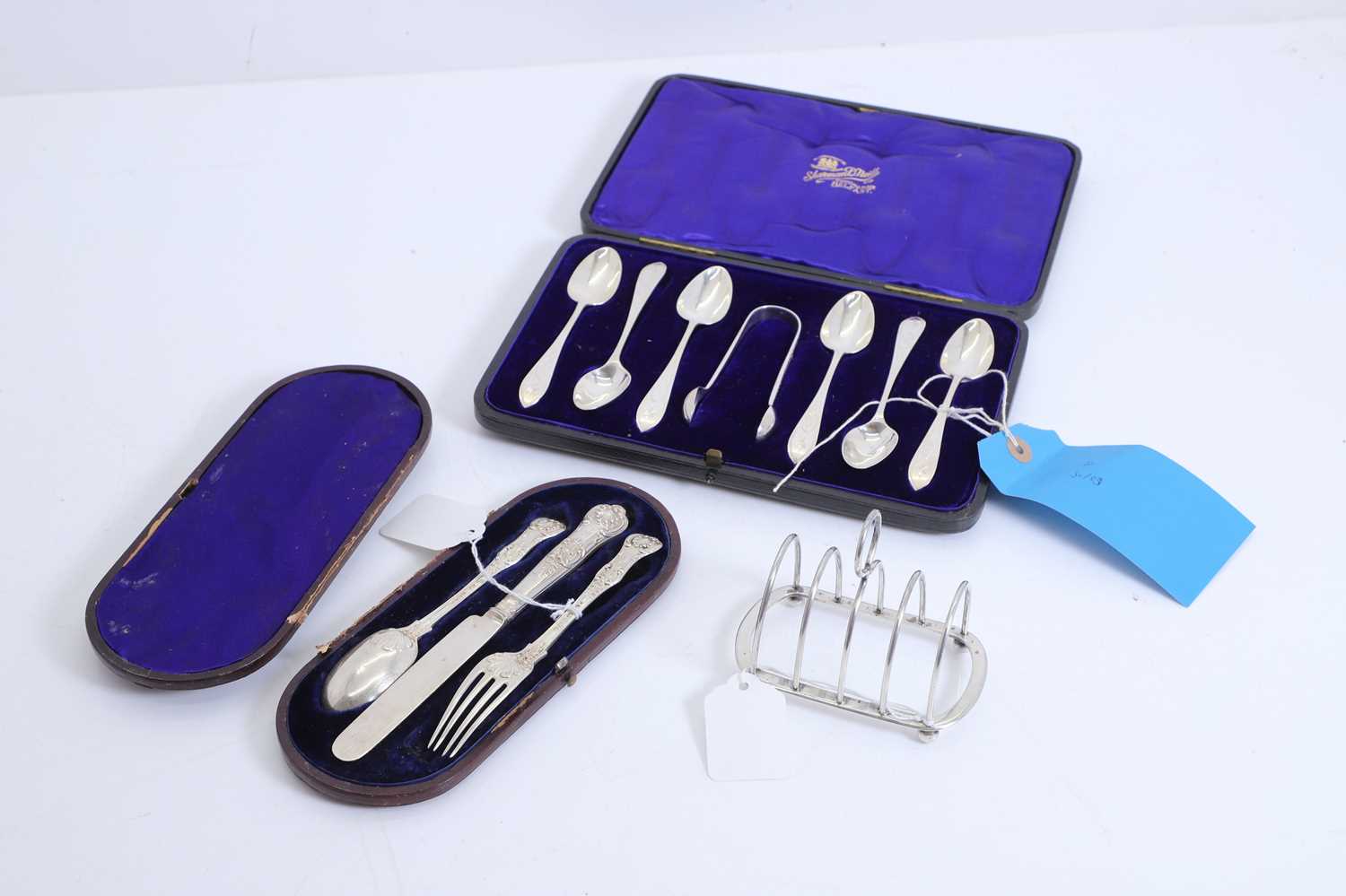 Lot 10 - A collection of silver items