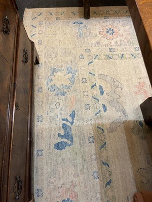 Lot 37 - An Oushak wool carpet