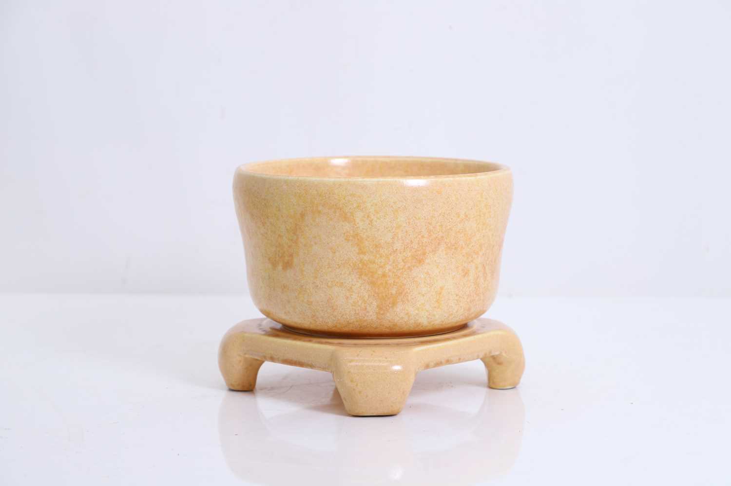 Lot 109 - A Ruskin Pottery bowl on stand