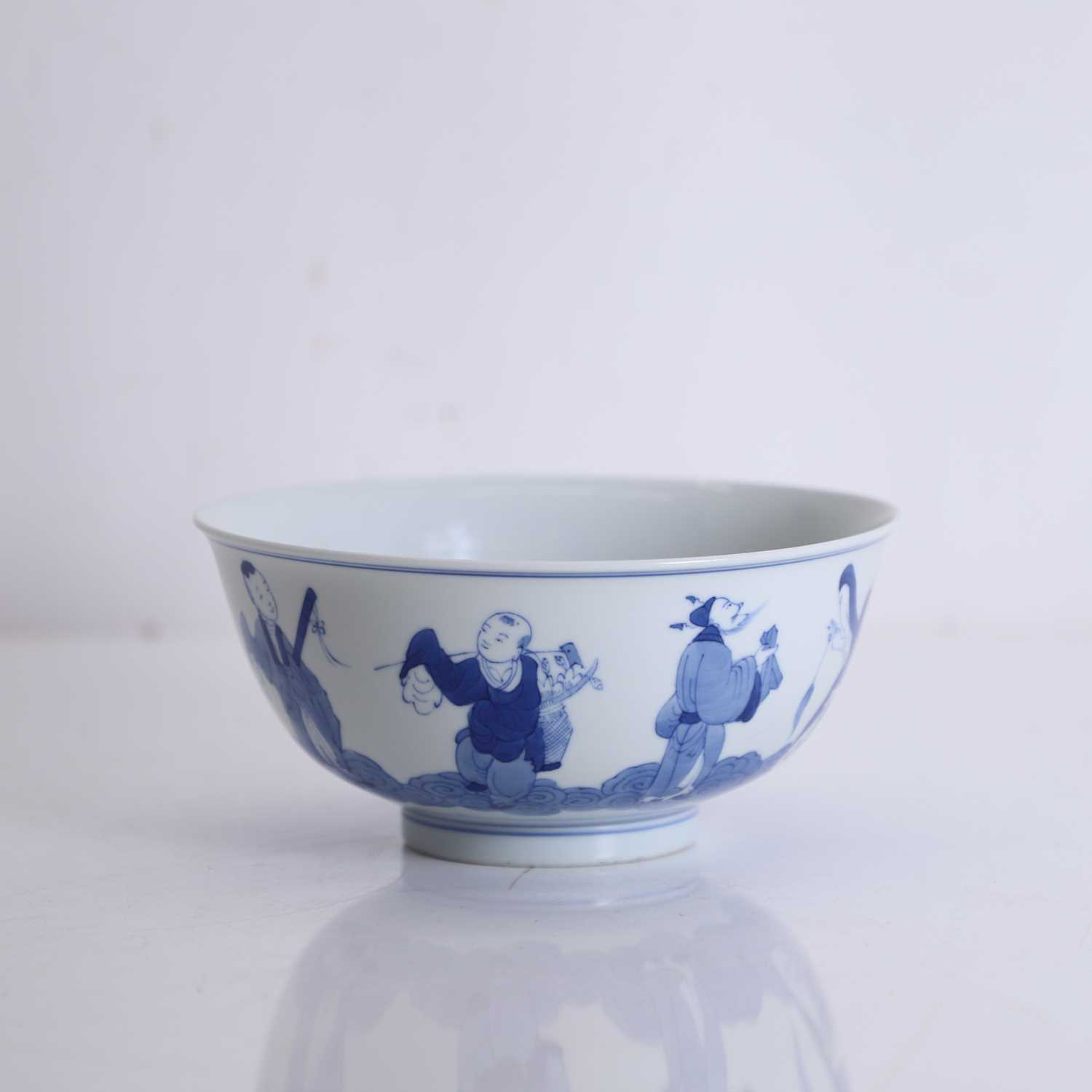 Lot 54 - A Chinese blue and white bowl