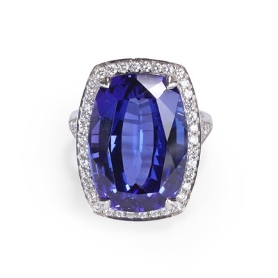 Lot 137 - A platinum tanzanite and diamond ring