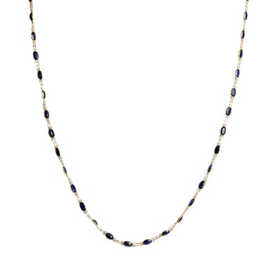 Lot 132 - A sapphire set necklace