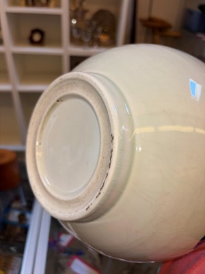 Lot 66 - A large Chinese blue and white bottle vase