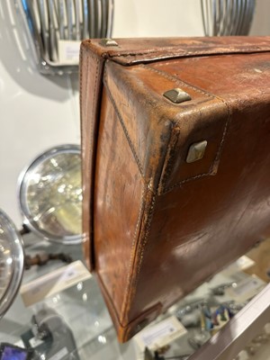 Lot 27 - A fitted leather Bentley suitcase