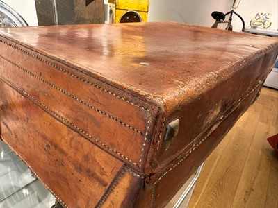 Lot 27 - A fitted leather Bentley suitcase