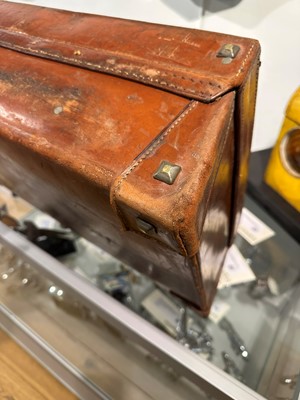 Lot 27 - A fitted leather Bentley suitcase