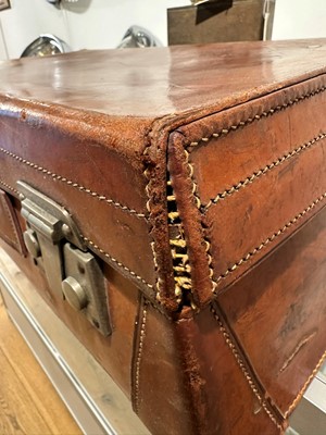 Lot 27 - A fitted leather Bentley suitcase