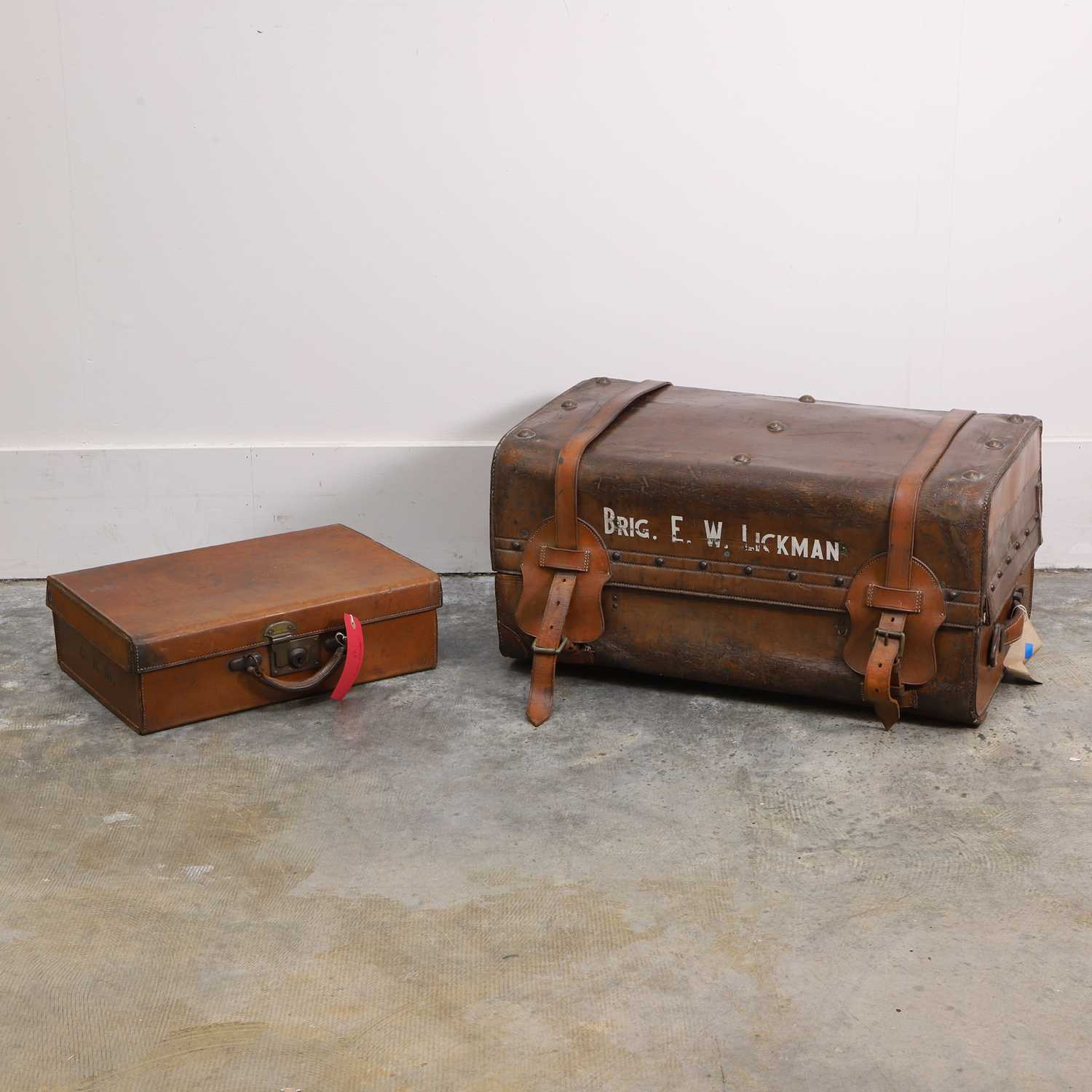 Lot 314 - A leather travel trunk
