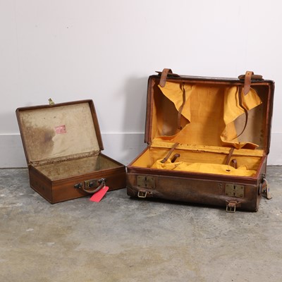 Lot 314 - A leather travel trunk