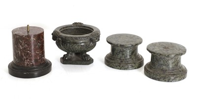 Lot 337 - An Italian Grand Tour style green serpentine marble tazza