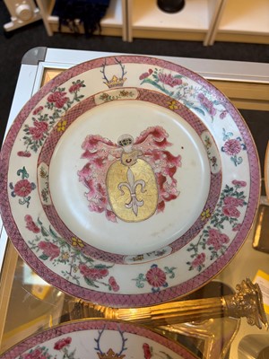 Lot 92 - A collection of Chinese export porcelain plates