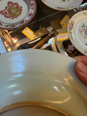 Lot 92 - A collection of Chinese export porcelain plates