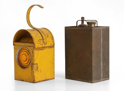 Lot 29 - A pre-war GPO 1 gallon fuel can